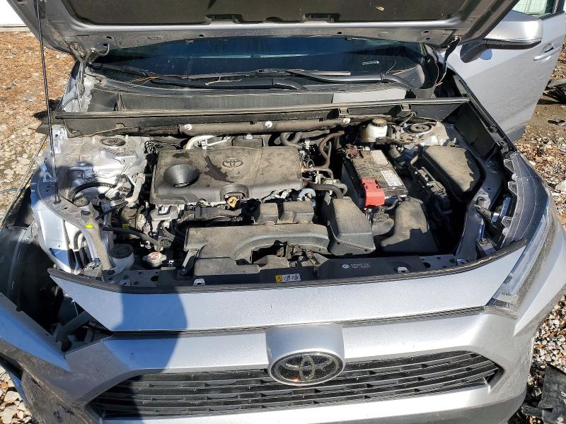 Photo 12 from auction – 2022 TOYOTA RAV4 XLE with VIN 2T3W1RFV6NC212792