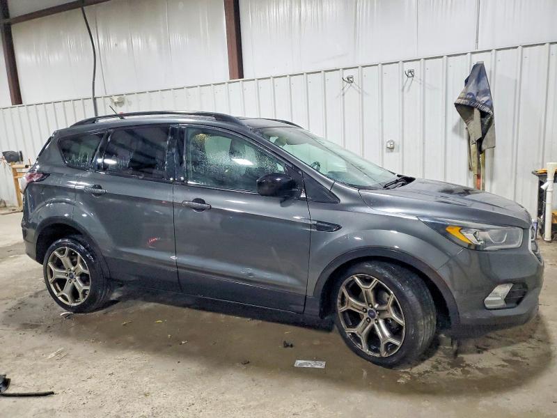Photo 4 from auction – 2018 FORD ESCAPE SE with VIN 1FMCU9GD1JUA46893