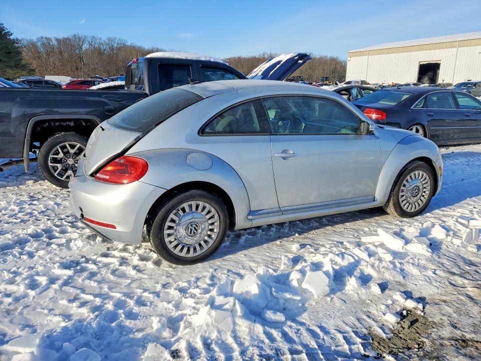 Photo 3 from auction – 2014 VOLKSWAGEN BEETLE with VIN 3VWJ07AT3EM640002