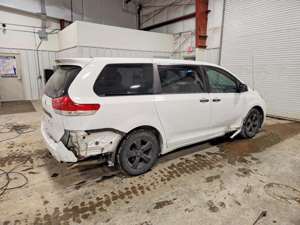 Photo 3 from auction – 2011 TOYOTA SIENNA with VIN 5TDZK3DC3BS153494