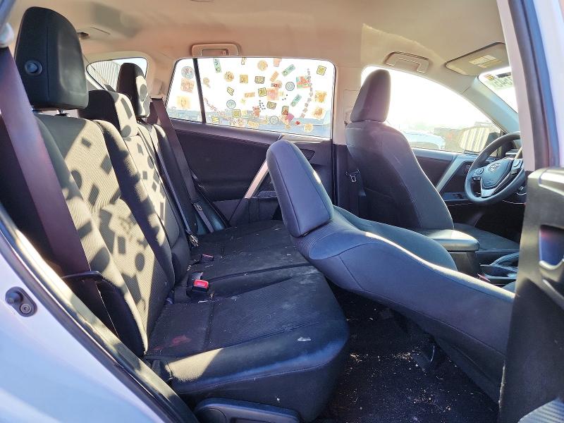 Photo 11 from auction – 2015 TOYOTA RAV4 LE with VIN JTMZFREV3FD079857