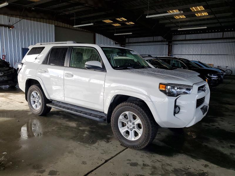 Photo 4 from auction – 2018 TOYOTA 4RUNNER SR with VIN JTEBU5JR9J5547288