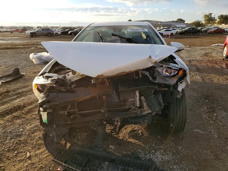 Photo 5 from auction – 2017 TOYOTA COROLLA L with VIN 5YFBURHEXHP604660