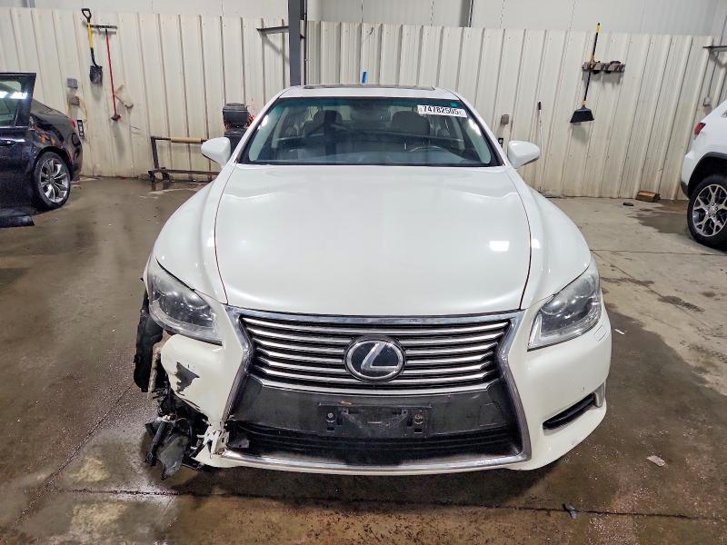 Photo 5 from auction – 2013 LEXUS LS with VIN JTHBL5EF7D5120704