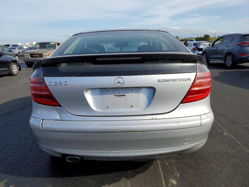Photo 6 from auction – 2002 MERCEDES-BENZ C with VIN WDBRN47JX2A356479