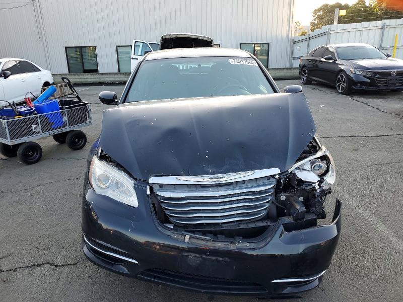 Photo 5 from auction – 2013 CHRYSLER 200 TOURIN with VIN 1C3CCBBB6DN713836