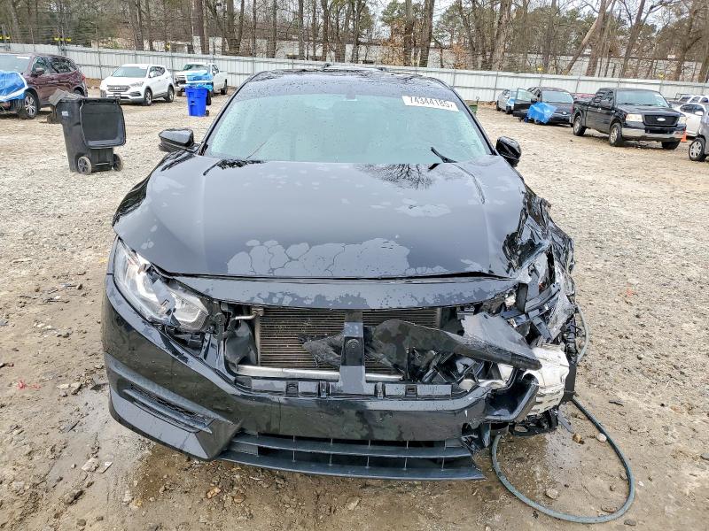 Photo 5 from auction – 2017 HONDA CIVIC with VIN 19XFC2F74HE037587