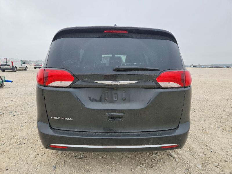 Photo 6 from auction – 2017 CHRYSLER PACIFICA T with VIN 2C4RC1EG2HR592237