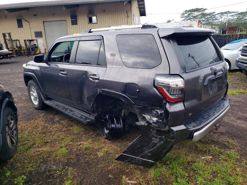 Photo 2 from auction – 2018 TOYOTA 4RUNNER SR with VIN JTEBU5JR2J5582125