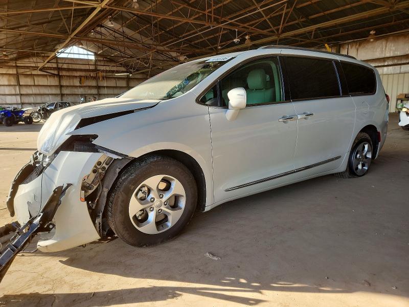 CHRYSLER PACIFICA T 2017 with VIN 2C4RC1EG8HR560215 - Photo from auction