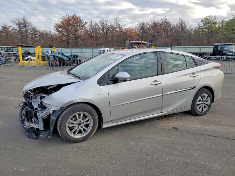 TOYOTA PRIUS 2018 with VIN JTDKARFU3J3065655 - Photo from auction