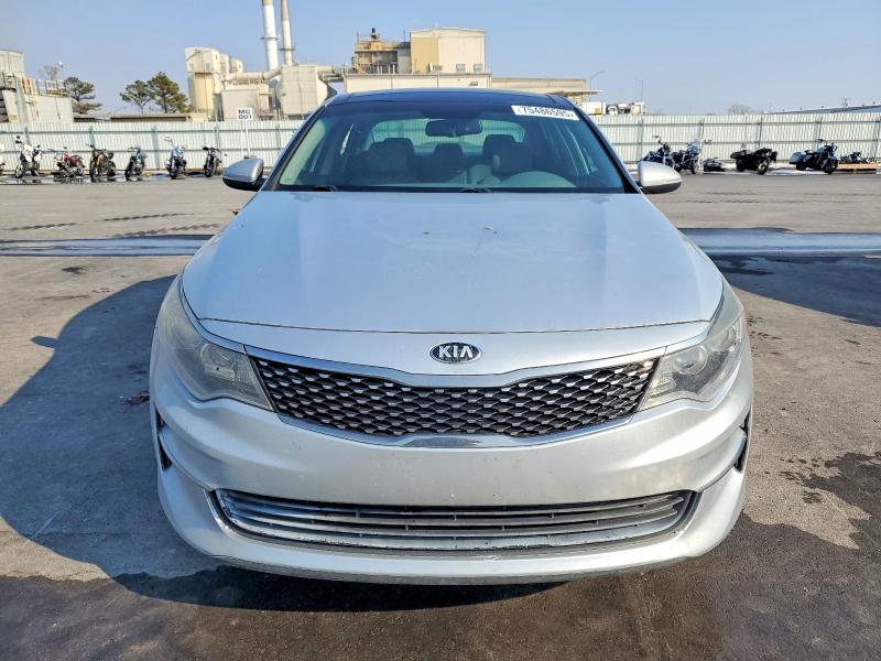 Photo 5 from auction – 2016 KIA OPTIMA with VIN 5XXGU4L39GG006064