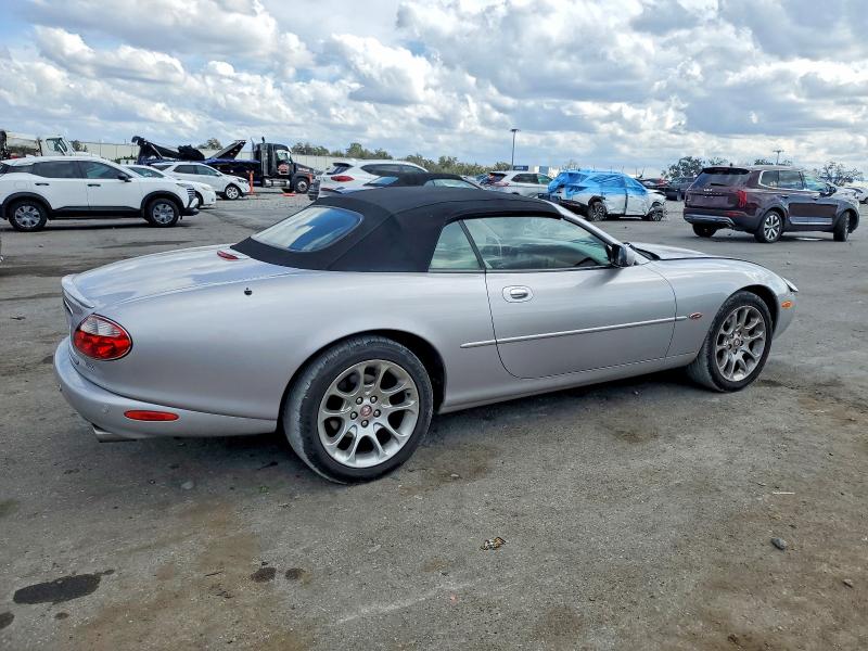 Foto 3 de la subasta – 2001 JAGUAR XKR con VIN SAJDA42B71PA16052