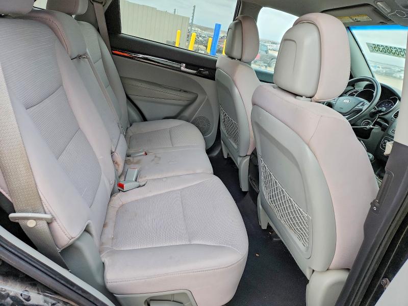 Photo 11 from auction – 2014 KIA SORENTO LX with VIN 5XYKTCA6XEG462457