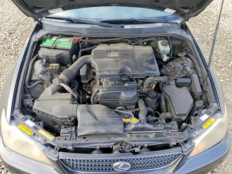 Photo 11 from auction – 2005 LEXUS IS 300 with VIN JTHBD192950095381
