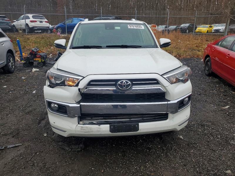 Photo 5 from auction – 2020 TOYOTA 4RUNNER with VIN JTEBU5JRXL5832746
