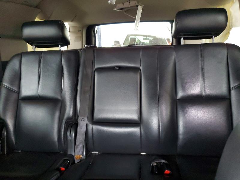 Photo 10 from auction – 2009 CHEVROLET SUBURBAN with VIN 1GNFC26J99R174503