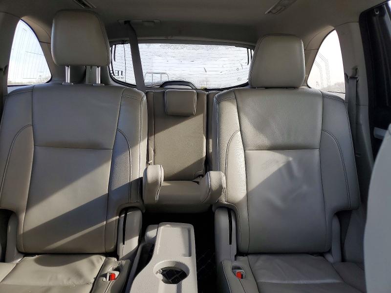 Photo 10 from auction – 2018 TOYOTA HIGHLANDER with VIN 5TDJZRFH2JS545627