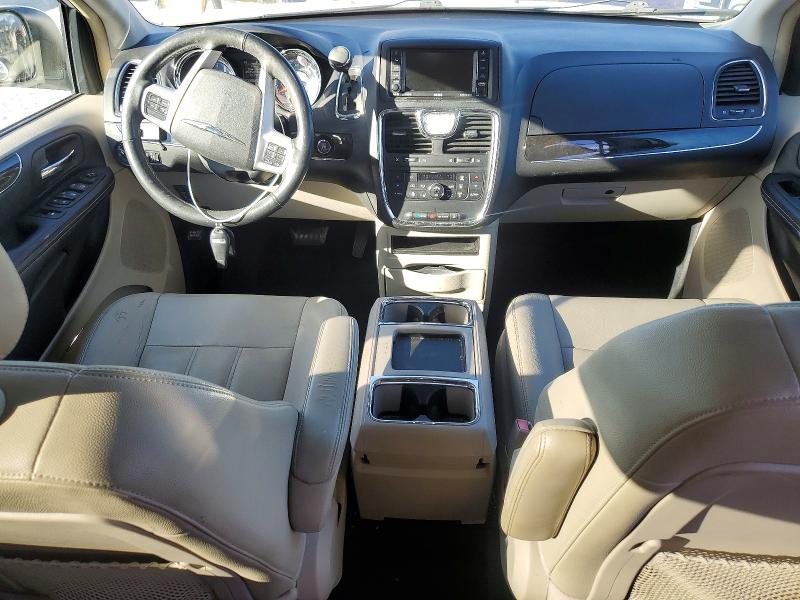 Photo 8 from auction – 2015 CHRYSLER TOWN & COU with VIN 2C4RC1BG7FR630000