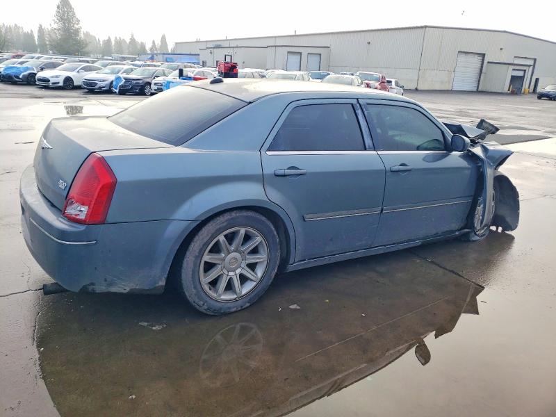 Photo 3 from auction – 2005 CHRYSLER 300 TOURIN with VIN 2C3AA53G55H174936
