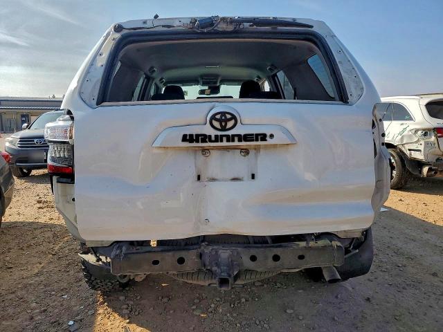 Photo 6 from auction – 2021 TOYOTA 4RUNNER SR with VIN JTEMU5JR9M5860306