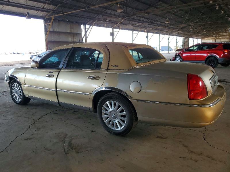 Photo 2 from auction – 2005 LINCOLN TOWN CAR with VIN 1LNHM82W75Y623143