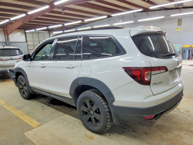 Photo 2 from auction – 2022 HONDA PILOT TRAI with VIN 5FNYF6H80NB075787