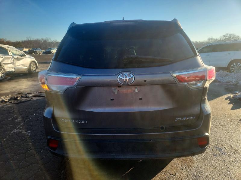 Photo 6 from auction – 2016 TOYOTA HIGHLANDER with VIN 5TDJKRFH0GS334522
