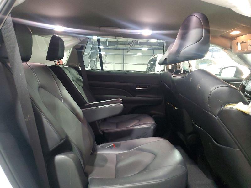 Photo 11 from auction – 2024 TOYOTA GRAND HIGHLANDER with VIN 5TDAAAB5XRS030293