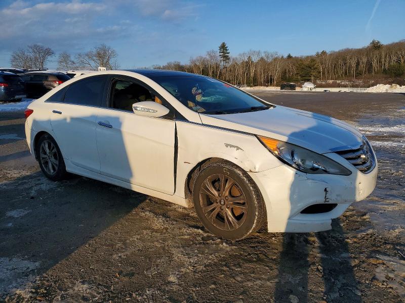 Photo 4 from auction – 2012 HYUNDAI SONATA SE with VIN 5NPEC4AC2CH439687