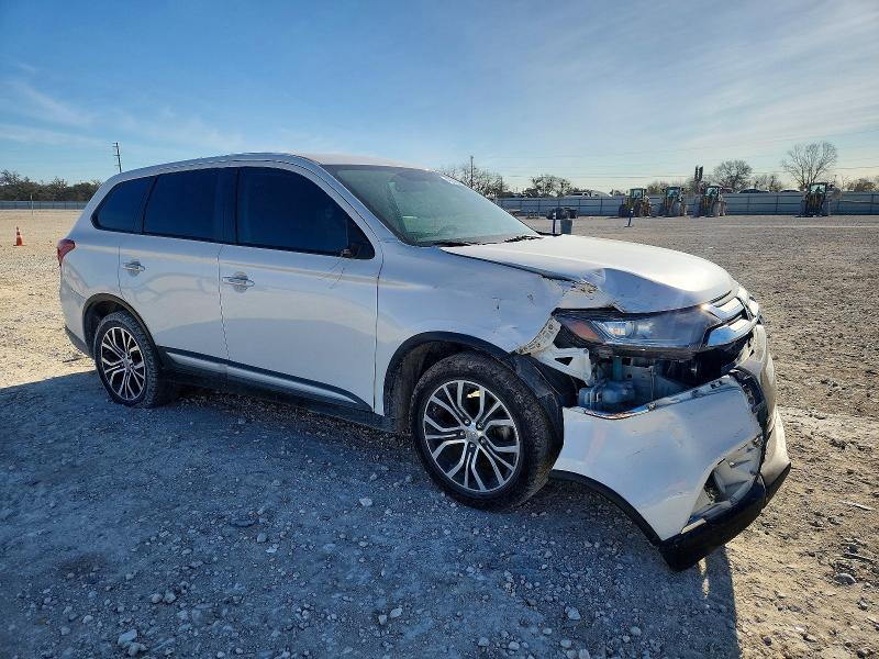 Photo 4 from auction – 2017 MITSUBISHI OUTLANDER with VIN JA4AD3A37HZ013445