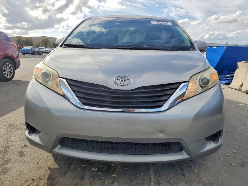 Photo 5 from auction – 2011 TOYOTA SIENNA LE with VIN 5TDKK3DC7BS118944