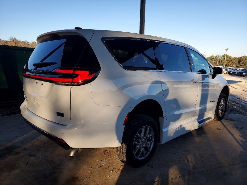 Photo 3 from auction – 2024 CHRYSLER PACIFICA T with VIN 2C4RC1BG6RR112383