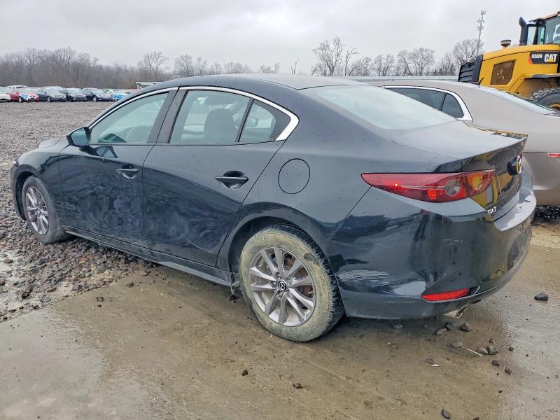 Photo 2 from auction – 2021 MAZDA 3 with VIN JM1BPAAL7M1330933