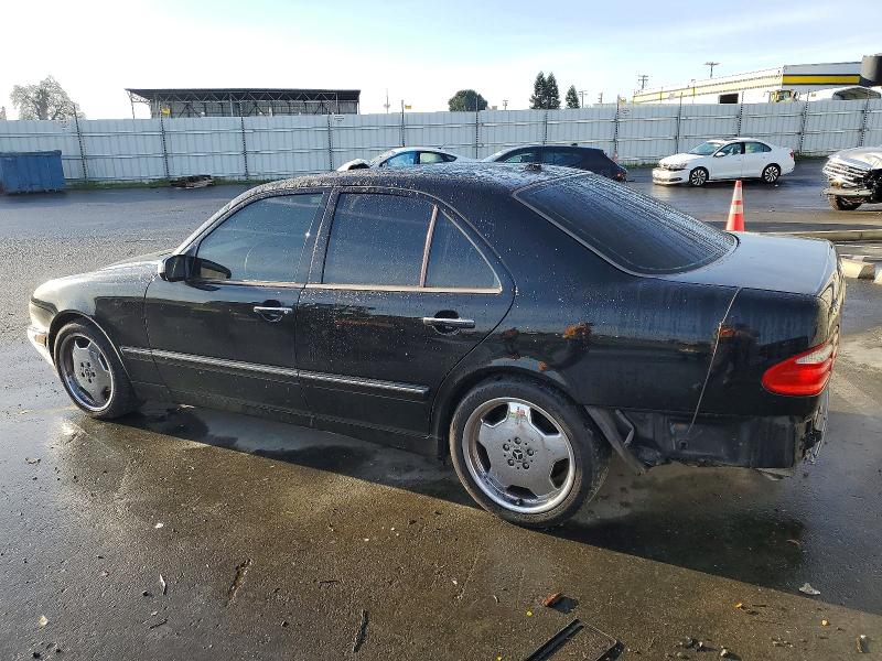 Photo 2 from auction – 2001 MERCEDES-BENZ E 320 with VIN WDBJF65J11B251167