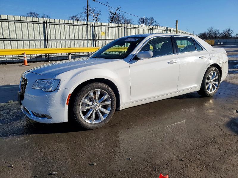 CHRYSLER 300 LIMITE 2016 with VIN 2C3CCARG2GH253373 - Photo from auction
