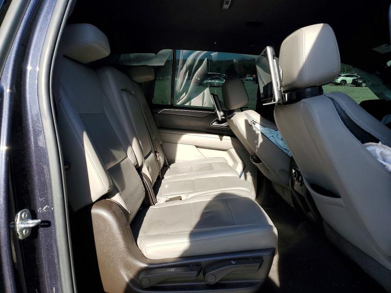 Photo 11 from auction – 2022 CHEVROLET SUBURBAN with VIN 1GNSCCKD0NR204809