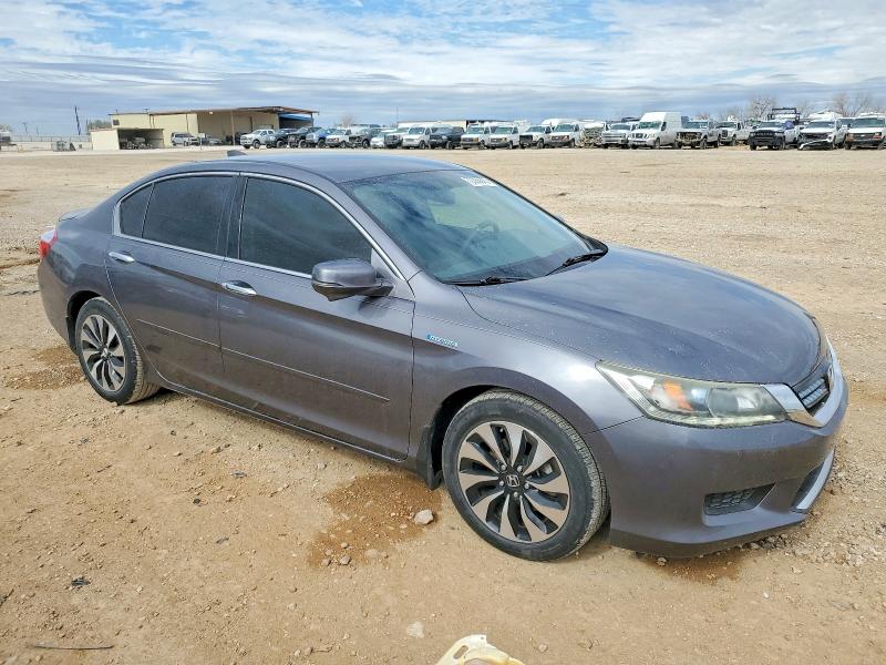 Photo 4 from auction – 2014 HONDA ACCORD with VIN 1HGCR6F31EA001765