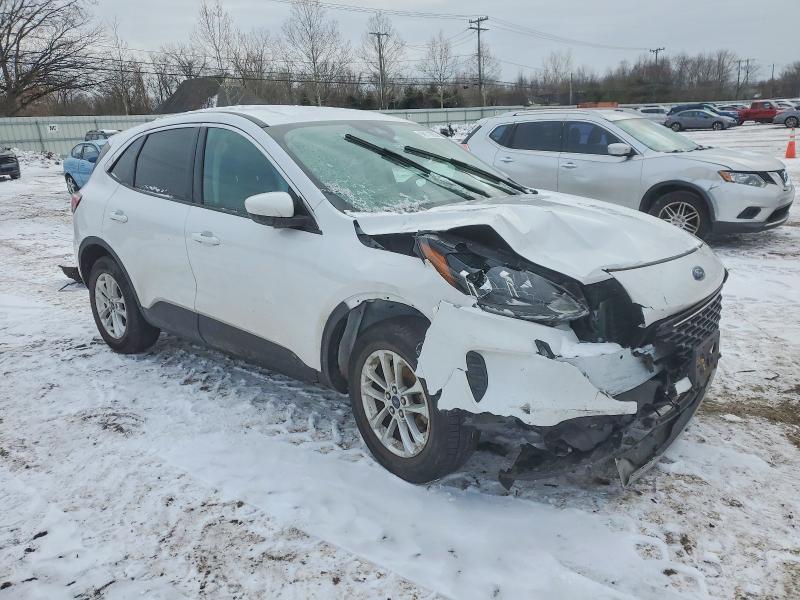 Photo 4 from auction – 2020 FORD ESCAPE SE with VIN 1FMCU9G64LUA37030