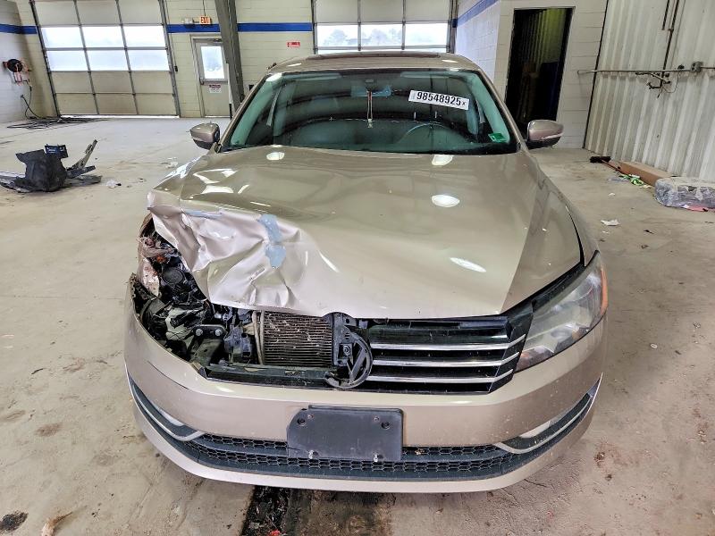 Photo 5 from auction – 2015 VOLKSWAGEN PASSAT SE with VIN 1VWBS7A33FC064543
