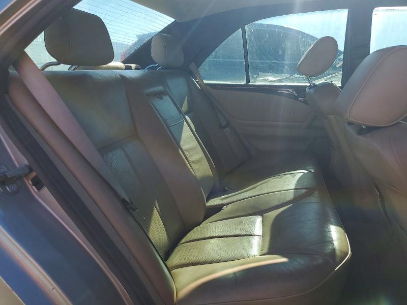 Photo 10 from auction – 1996 MERCEDES-BENZ E with VIN WDBJF55FXTJ010822