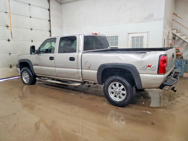 Photo 2 from auction – 2005 CHEVROLET SILVERADO with VIN 1GCHK23275F877742