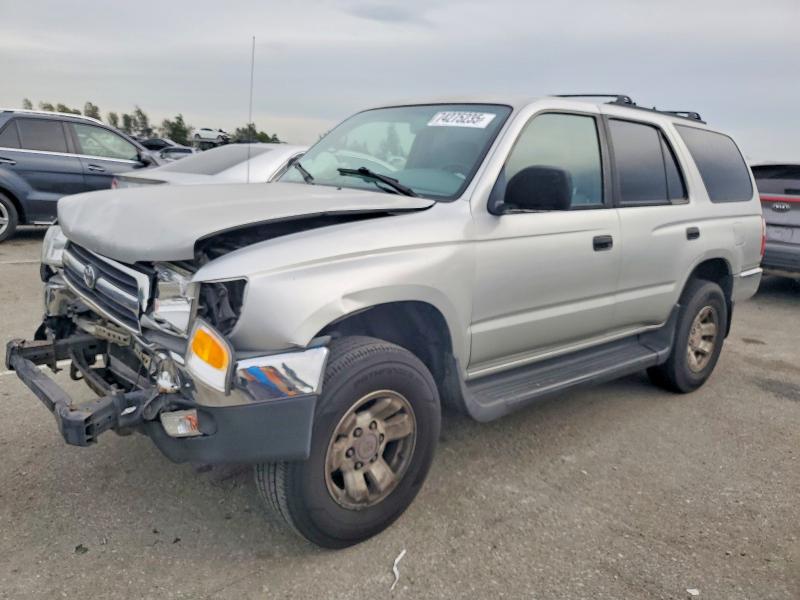 TOYOTA 4RUNNER 2000 with VIN JT3GM84R8Y0062546 - Photo from auction