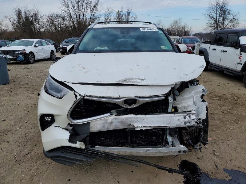 Photo 5 from auction – 2021 TOYOTA HIGHLANDER with VIN 5TDHZRBH7MS075443