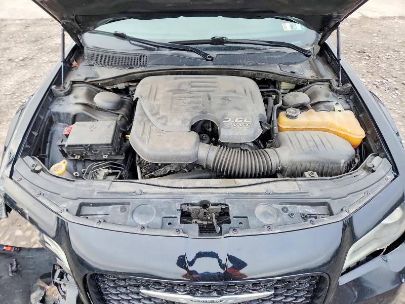 Photo 11 from auction – 2015 CHRYSLER 300 S with VIN 2C3CCAGG1FH818584