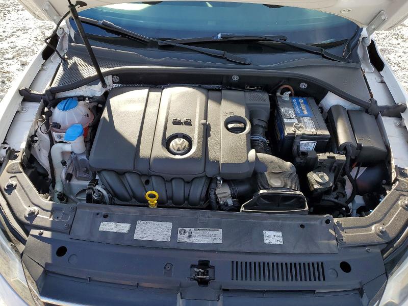 Photo 11 from auction – 2014 VOLKSWAGEN PASSAT S with VIN 1VWAP7A32EC010324