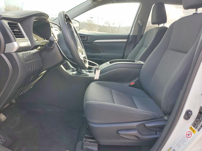 Photo 7 from auction – 2018 TOYOTA HIGHLANDER with VIN 5TDZARFH3JS041694