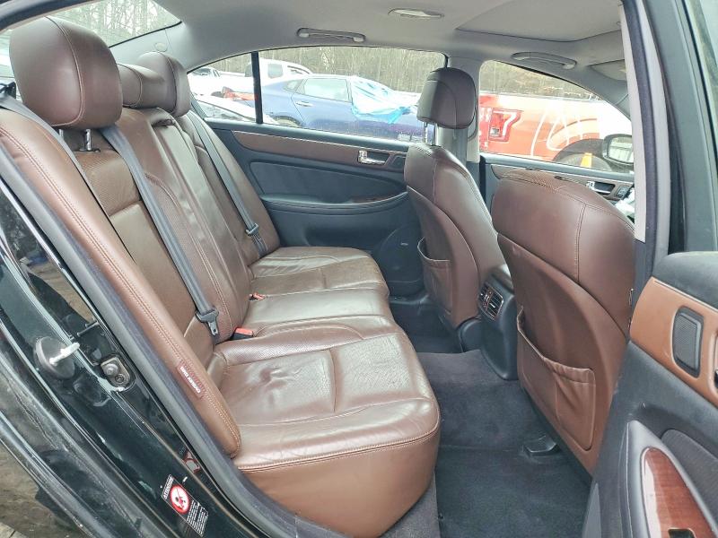 Photo 10 from auction – 2011 HYUNDAI GENESIS 4. with VIN KMHGC4DF8BU119272