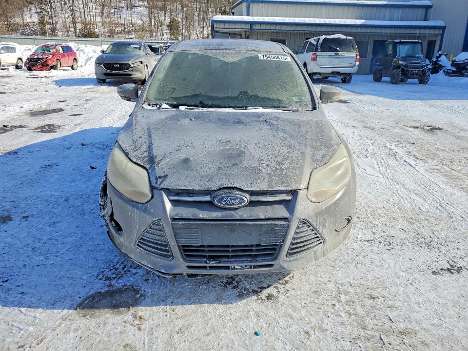Zdjęcie 5 z aukcji – 2013 FORD FOCUS SE z VIN 1FADP3F24DL250357