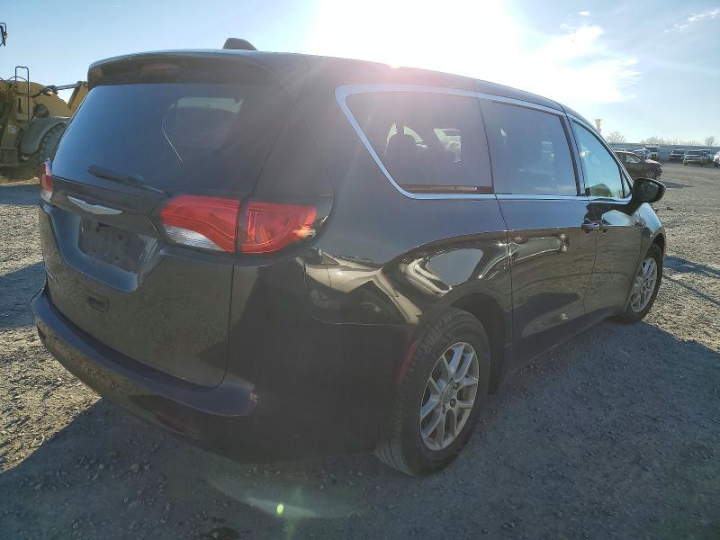 Photo 3 from auction – 2017 CHRYSLER PACIFICA with VIN 2C4RC1CG8HR525788
